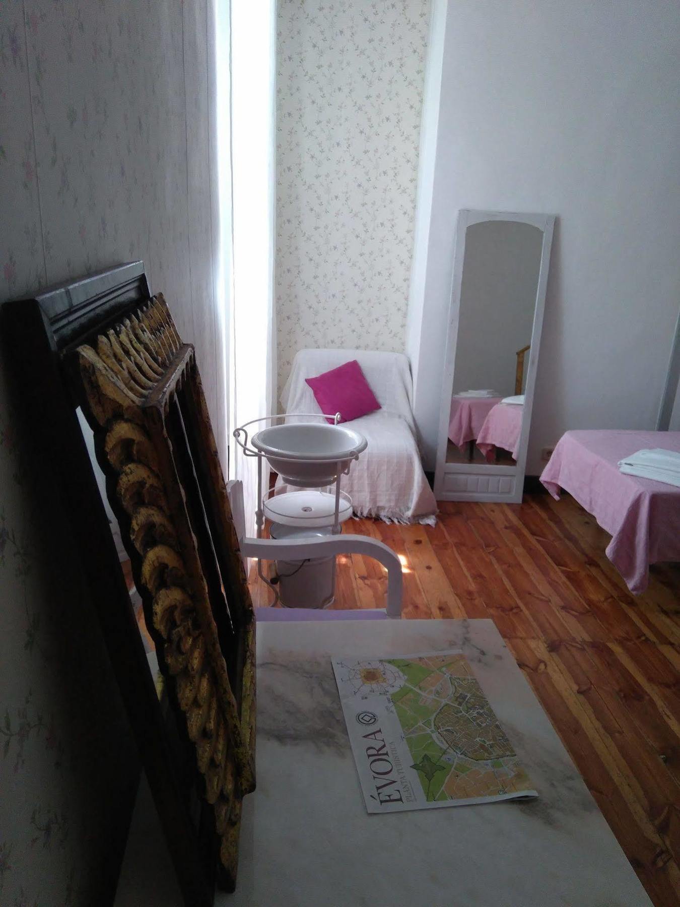 Hostel Raymundo Évora Exteriör bild